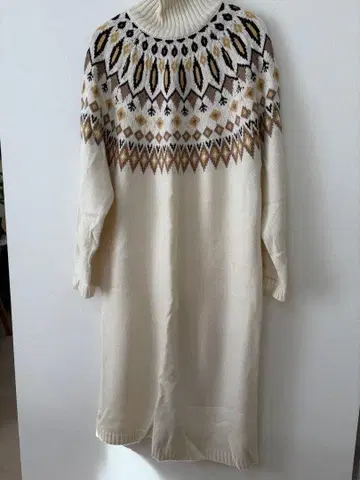 SUGAR BISCUIT 터틀넥 원피스 노르딕