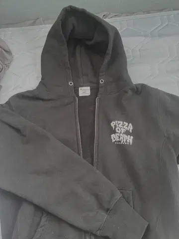 PIZZA OF DEATH 블랙 후드티