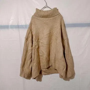 새상품급 베이지 터틀넥 오버 사이즈 니트 심플 스웨터