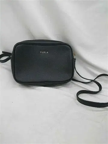 훌라 숄더백 블랙 계열 가죽 크로스바디 여성용