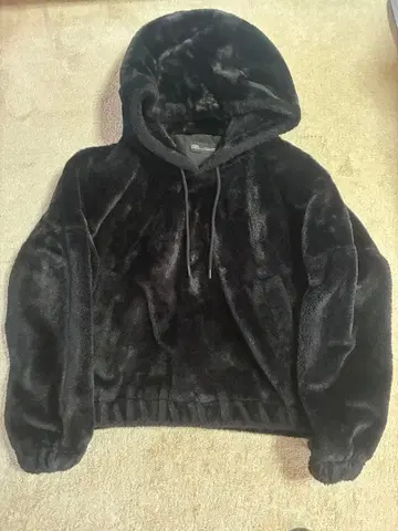 블랙 플리스 후드 부착 후드티