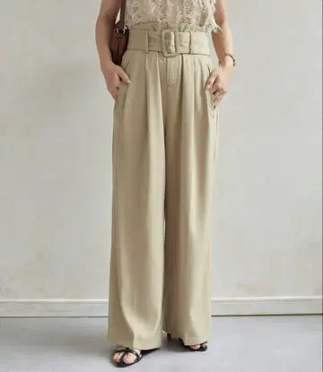 제본 벨트 포함 하이웨스트 턱 팬츠 그레이쉬 베이지