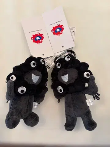 미야쿠미야쿠 카라비너 포함 봉제 인형 (블랙) 서기 & 앉기 포즈 2세트