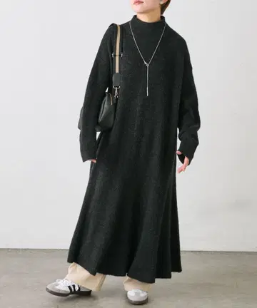 퓨어세신 페플럼 니트 원피스