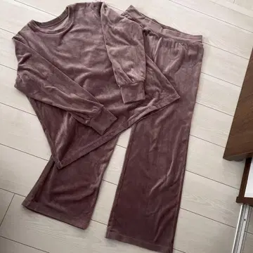 [ 유니클로 ] 울트라 스트레치 스무스 상하의 세트