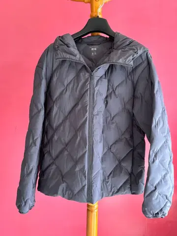 유니클로 퍼프 테크 후드티 L 다크 그레이