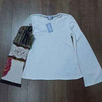 AZULEROS 새상품 7만엔 프랑스제 디자인 니트