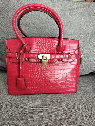 미사용 빨간색 크로커다일 핸드백