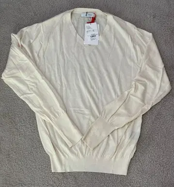 [ 미사용 새상품 ] 나노 유니버스 화이트 실크 캐시미어 V넥 니트