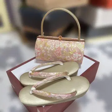 아름다운 꽃무늬 조리와 백 세트