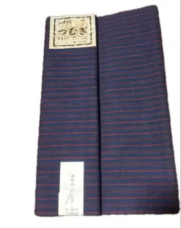 보라색과 빨간색 스트라이프 기모노 옷감