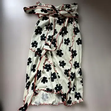 마키즈 플라워 프린트 랩스커트