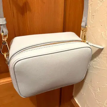 라이트 블루 숄더백 합성 피혁