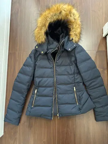 그레이 다운 자켓 퍼 포함 후드