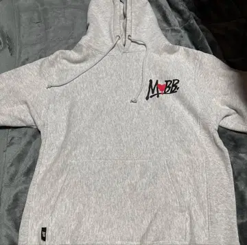 모브 하트 후드티