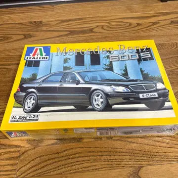 ITALERI Mercedes-Benz S -CIass 1:24