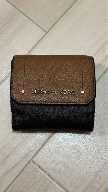 MICHAEL KORS 3단 폴더형 지갑 브라운/블랙