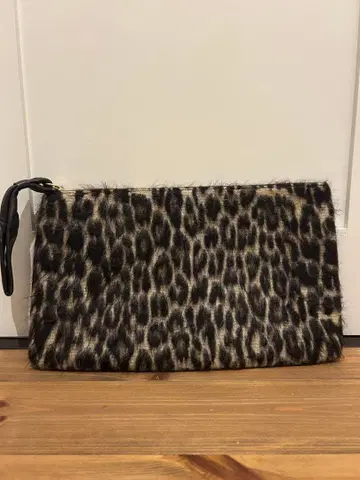 [ 미사용 새상품 ] MOGA 애니멀 무늬 송치풍 클러치백