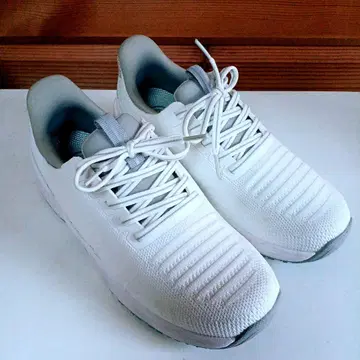 오소피트 키타 화이트 여성용 스니커즈 US 6 사이즈