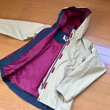 AIGLE 후드 부착 마운틴 후드티 베이지