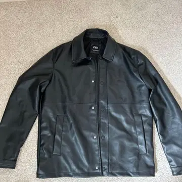ZARA 블랙 합성 피혁 자켓 M