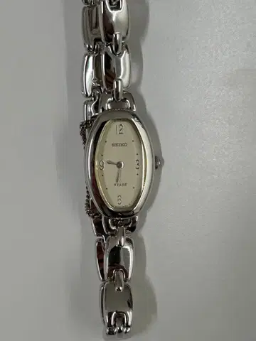 SEIKO V158 아날로그 손목시계 실버 작동하지 않는 제품