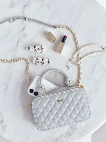 FURFUR 퀼팅 폰 홀더 라이트 그레이