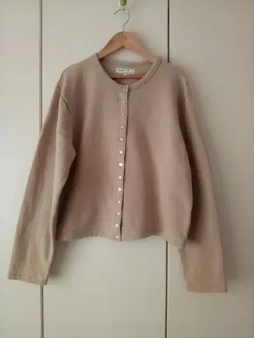 agnes b. 가디건 프레션