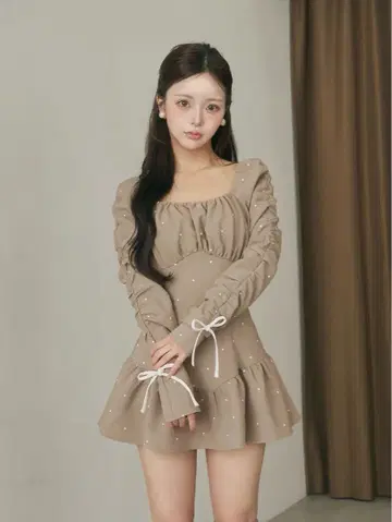 Darich 스퀘어넥 개더 미니 원피스 Free