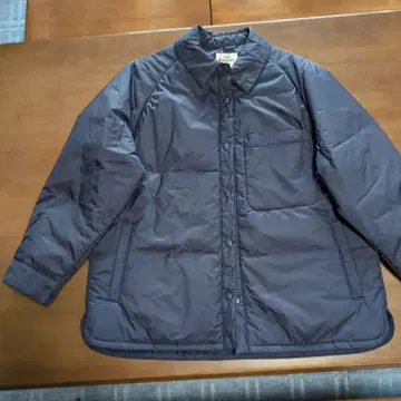 유니클로 ANYA HINDMARCH 퍼프 테크 셔츠 자켓