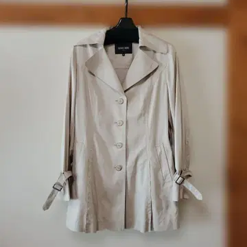 HANAE MORI(하나에모리) 베이지 트렌치코트