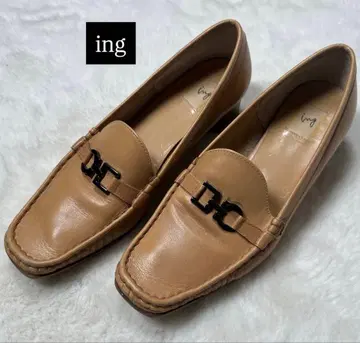 새상품급 잉그 비트 로퍼 베이지 23 스퀘어토