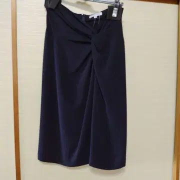 나라 까미체 네이비 스커트