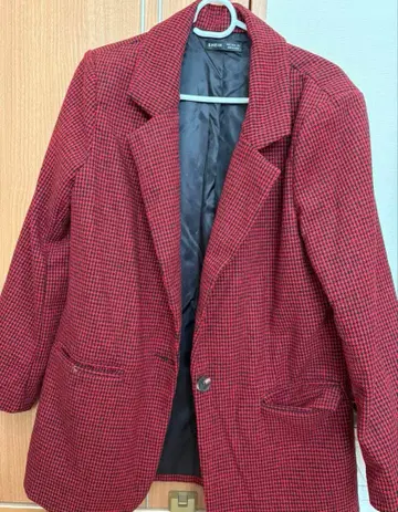 빨간색 체크 자켓