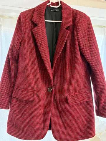 빨간색 체크 자켓