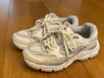 ZARA 화이트/그레이 스니커즈 23.5cm