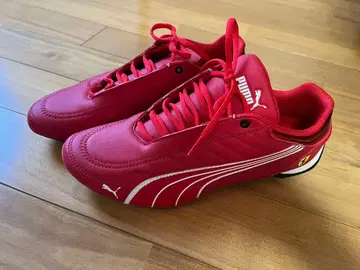 PUMA 페라리 로고 레드 스니커즈