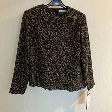 꽃무늬 긴팔 셔츠 플라워 모티브 포함