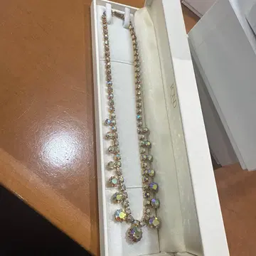 오로라 스톤 골드 목걸이 코스튬 주얼리