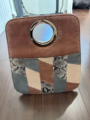 패치워크 디자인 핸드백