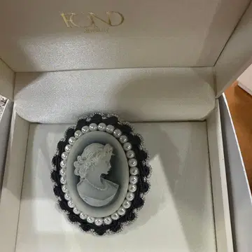 카메오풍 타원형 브로치