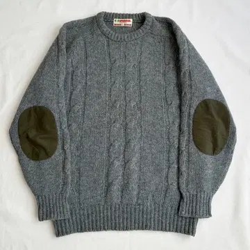 맥그레거 엘보 패치 울 케이블 니트 스웨터