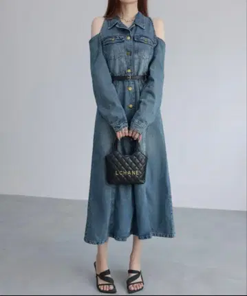 오프숄더 롱 데님 원피스 M 사이즈