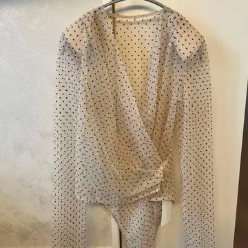 [ 택 포함 새상품 ] 이번 시즌 CLANE 시어 드레이프 바디 수트