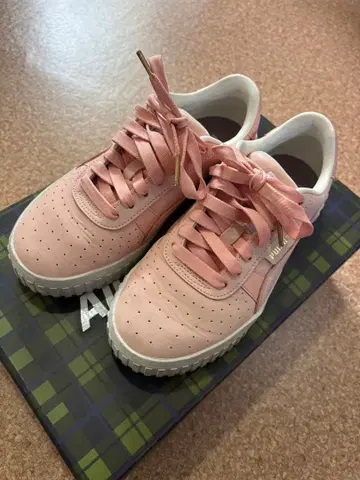 PUMA 핑크 스니커즈