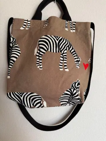 Bohemians 제브라 패턴 토트백