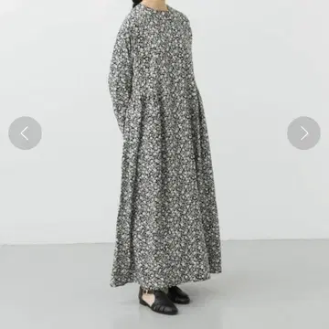 카구레 모노톤 프린트 원피스