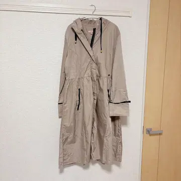 TOCCA 토카 베이지 후드 부착 레인코트