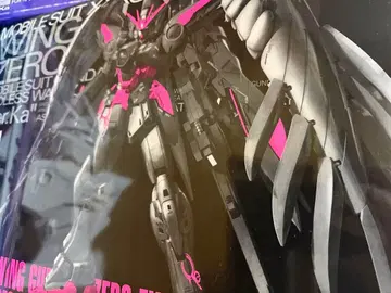 MG 윙건담 제로 EW Ver.Ka 리서큘레이션 컬러 미조립