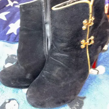 블랙 스웨이드 부츠 하이힐